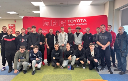 Od odlewu po gotowy silnik – zwiedzanie procesów produkcyjnych