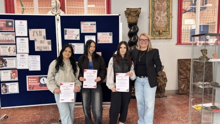 Odważna postawa ma znaczenie – wyróżnienia dla uczennic ZSB w Brzegu