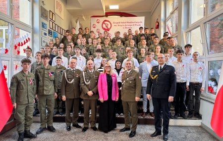 ''Niepodległość jest w naszych sercach”– uroczysty apel w Zespole Szkół Budowlanych im. Ks