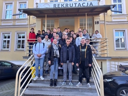 Młodzież zdobywa kompetencje zawodowe – praktyczne warsztaty w ANS WSZiA