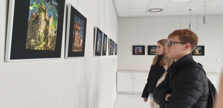 Klasa 3D odkrywa „Podwojoną Rzeczywistość” w Galerii Sztuki Współczesnej BCK...