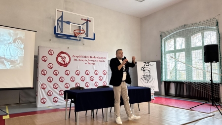 Ekspert od cyfrowych zagrożeń w ZSB – dwa spotkania, jedna misja