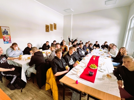 Bo szkoła to też relacje – śniadanie klasy 4 TBS