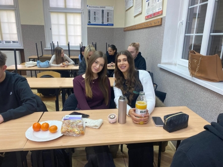 Słodki piątek i chwila refleksji w klasie 3 TEP