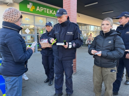 Młodzież i Policja razem dla brzeskich seniorów - z okazji Dnia Babci i Dnia Dzi...