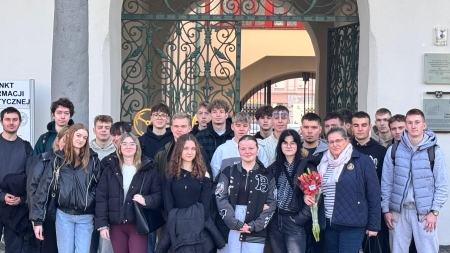 Wspólny dzień pełen relacji i historii – Dzień Kobiet w klasie 4TBS