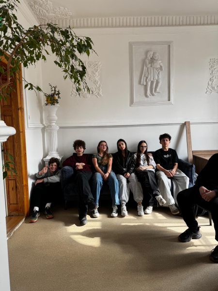 Lekcja biblioteczna z wielkanocnym escape roomem w PSP nr 3