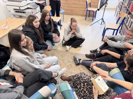 Światowy Dzień Czytania Tolkiena w bibliotece szkolnej