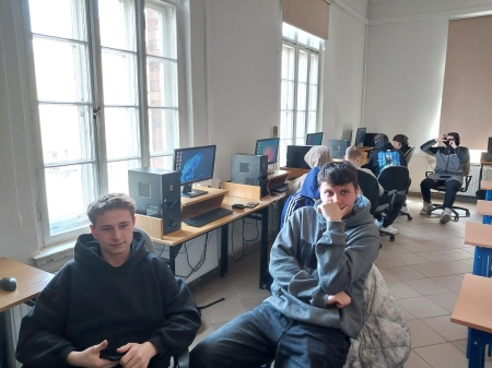 Bezpieczne zakupy w sieci – lekcja w klasie 1B