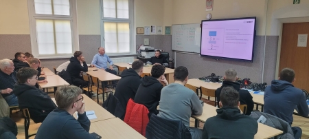 Kolejne szkolenie online dla techników i mechaników pojazdów samochodowych.