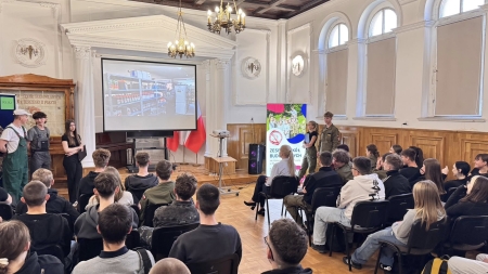 Praktyki zawodowe w Polsce i Hiszpanii. Uczniowie podsumowali miesiąc nauki w realnych war