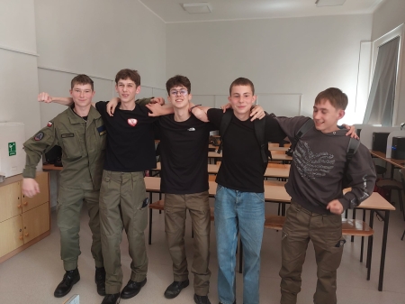 2TSS triumfuje w szkolnym turnieju Bloxstrike